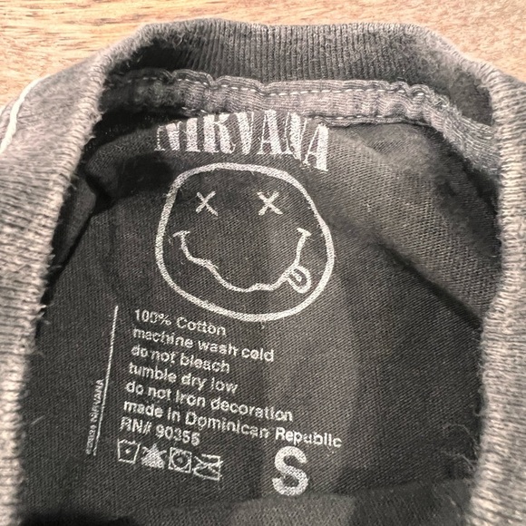 NWOT Nirvana Retro Graphic T-shirt Music Size Small - Picture 2 of 3